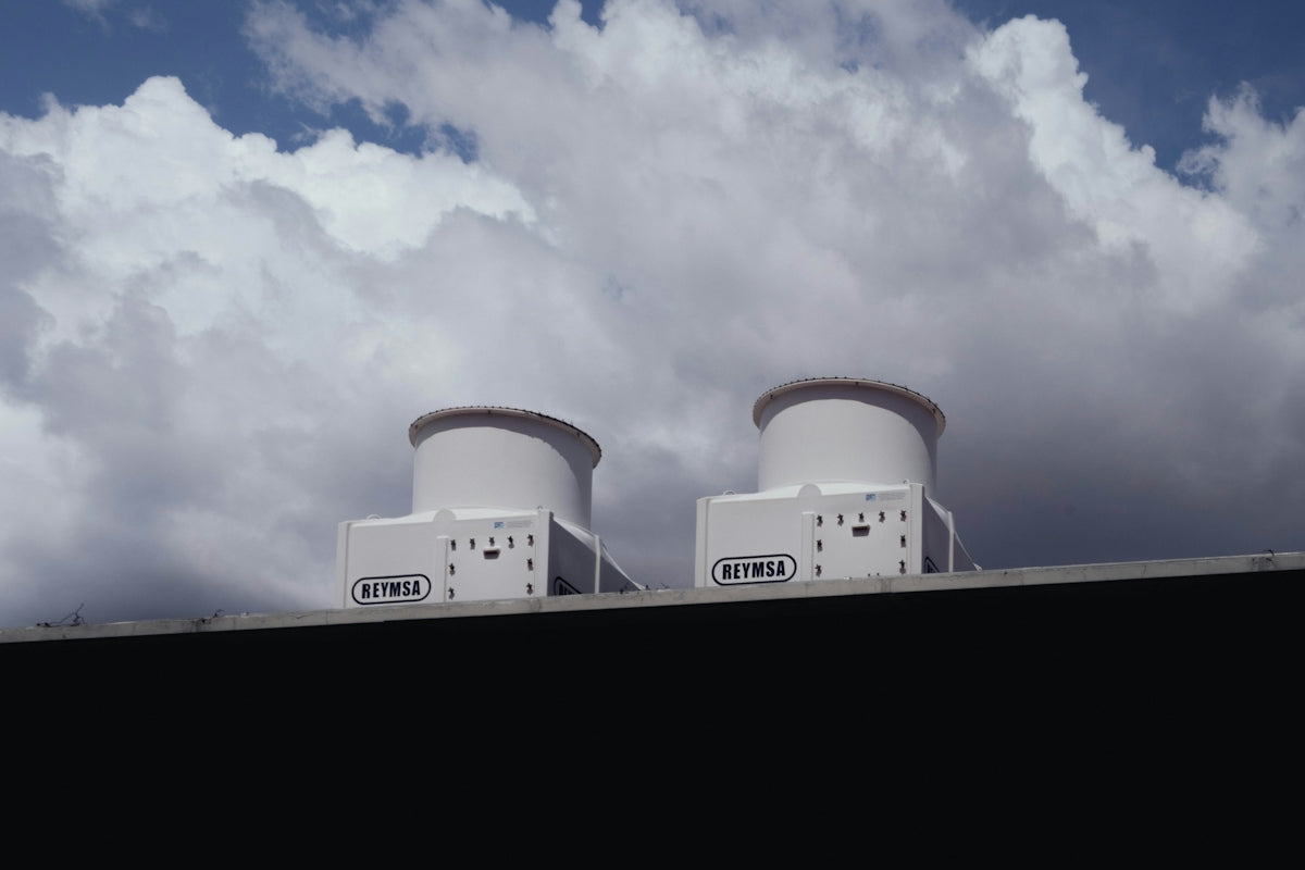 Warming Up Small Spaces Efficiently with the Atlas Ceramic Mini Tower Heater